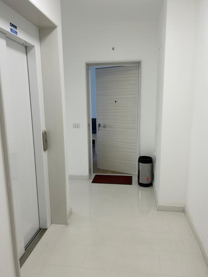 Central Modern Apartment Bari Exterior foto