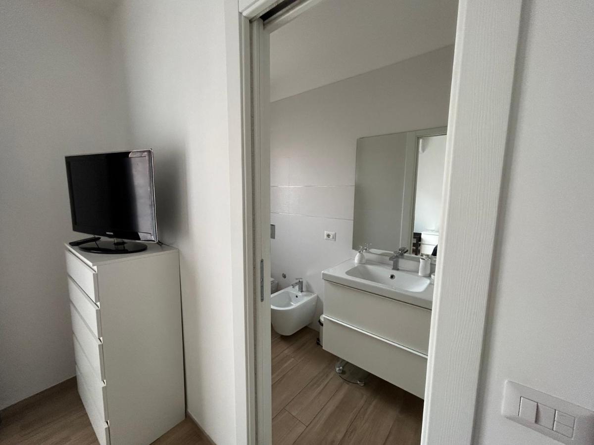 Central Modern Apartment Bari Exterior foto